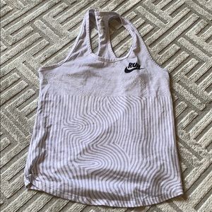 THE NIKE TEE